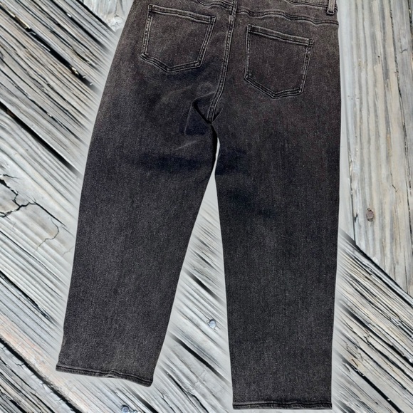 Universal Standard Etta High Rise Straight Leg Jeans 28 Inch in Washed Black 10 - Picture 15 of 16